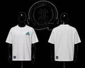 CAMISETA ADD COLOR/BLANCO DETALLES/ESTAMPADO/LOGO/ADELANTE/PEQUEÑO/AZUL