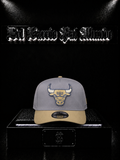 NEW ERA 9FORTY CHICAGO BULLS COLOR/AZUL/BEIGE DETALLE/LOGO/BORDADO/BEIGE