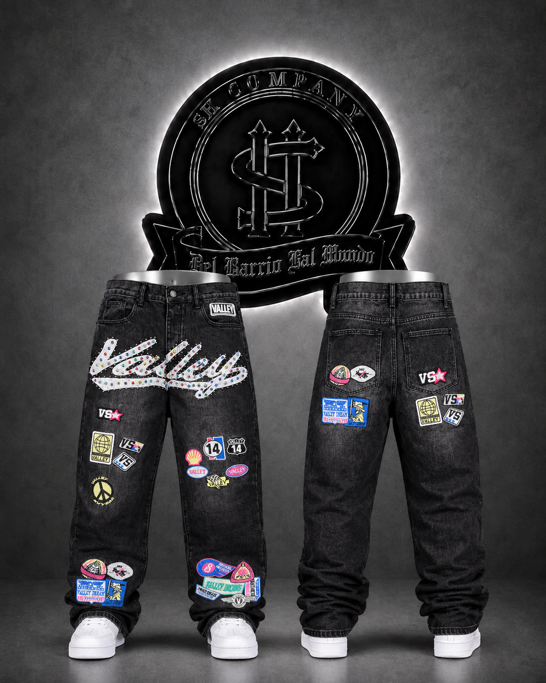JEANS VLLY COLOR NEGRO/DETALLE/PERLAS EN LOGO “VALLEY”/PARCHES PARTE POSTERIOR Y TRASERA