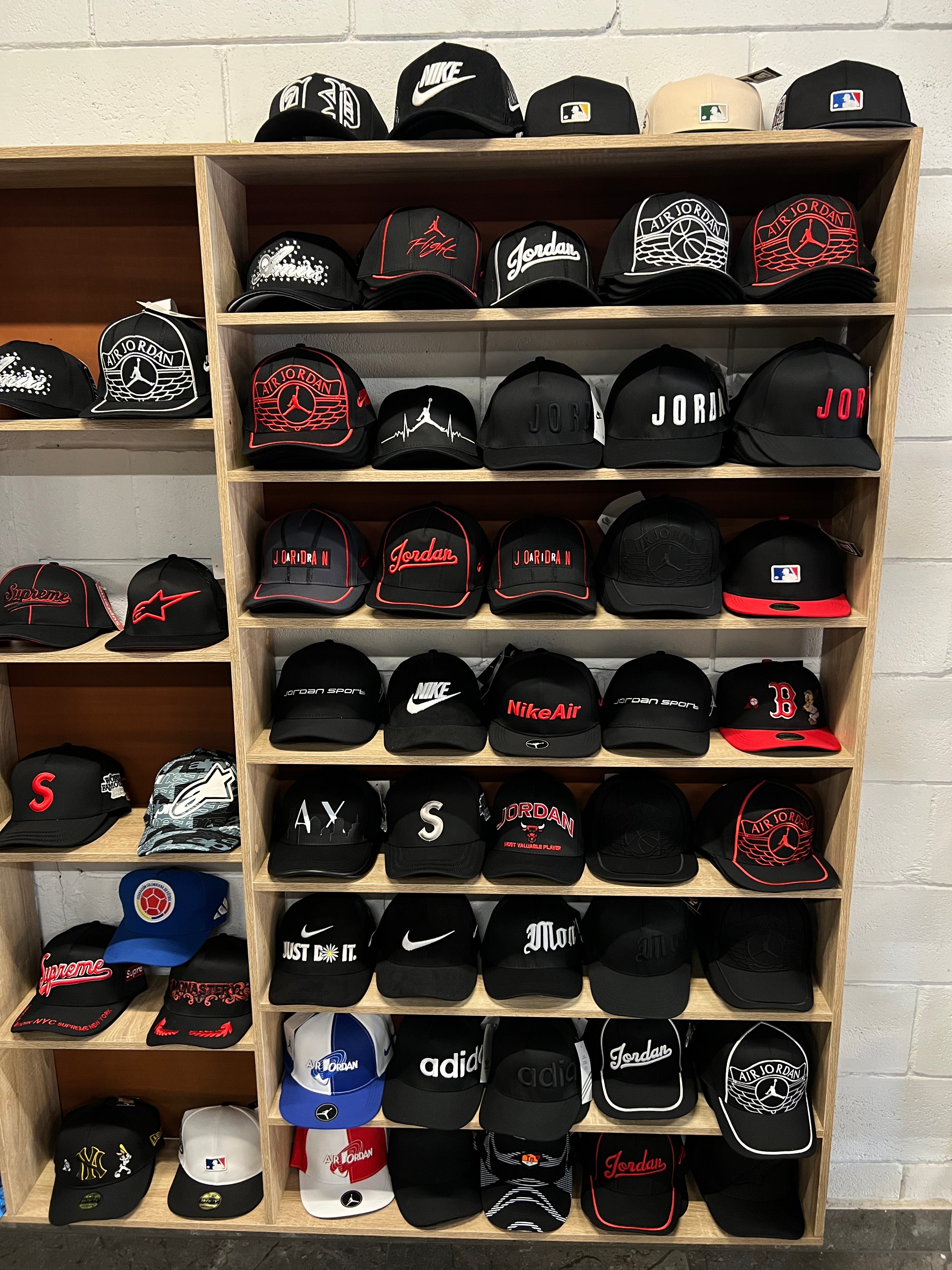 GORRAS AL DETAL Y AL MAYOR