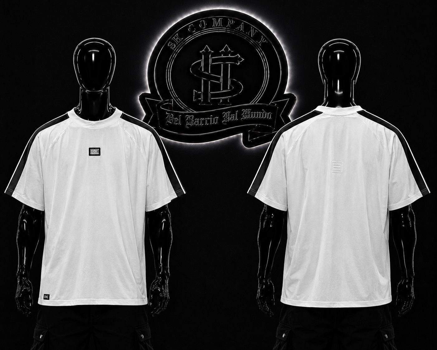 CAMISETA COLOR/BLANCO DETALLES/MANGAS CON TIRAS NEGRAS/LOGO/ADELANTE/PEQUEÑO