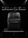 BOLSO DE ESPALDA MNSTR COLOR NEGRO/DETALLES/PLACA/TEXTURA