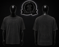 CAMISETA CHMRT COLOR/NEGRO DETALLES/DELANTERO/ESTAMPADO EN CUELLO/ESPALDA/ESTAMPADO GRAFICO
